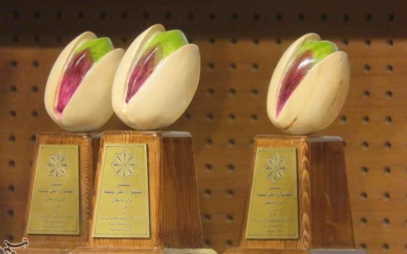 تجلیل از باغداران نمونه 